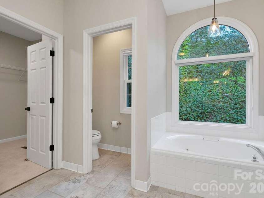 54 Wintergreen Drive, Brevard, NC 28712.  MLS# CAR4354196, YatesRealty ID 13101. 