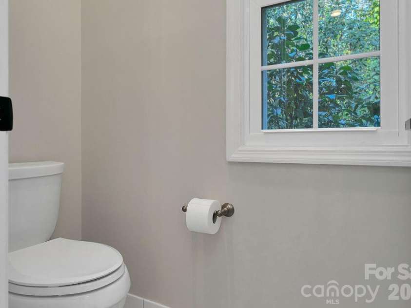 54 Wintergreen Drive, Brevard, NC 28712.  MLS# CAR4354196, YatesRealty ID 13101. 