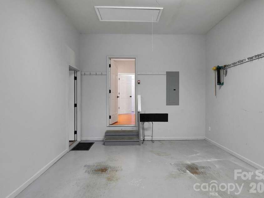 54 Wintergreen Drive, Brevard, NC 28712.  MLS# CAR4354196, YatesRealty ID 13101. 