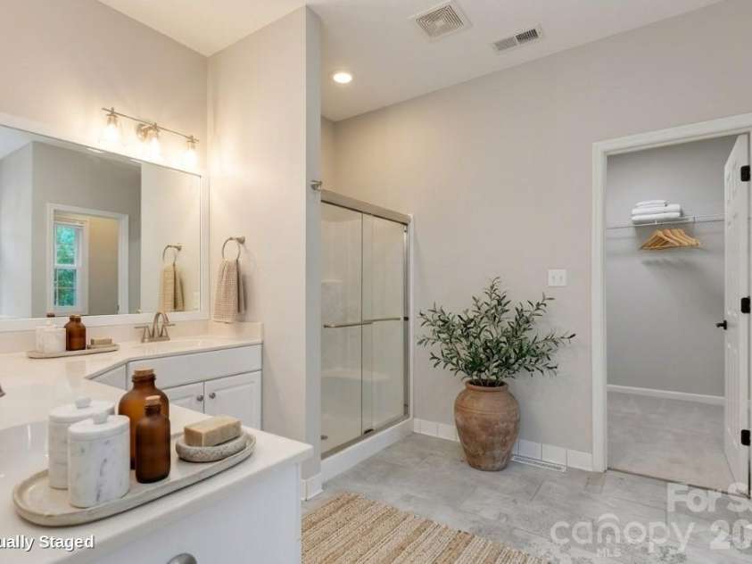 54 Wintergreen Drive, Brevard, NC 28712.  MLS# CAR4354196, YatesRealty ID 13101. Primary Bathroom