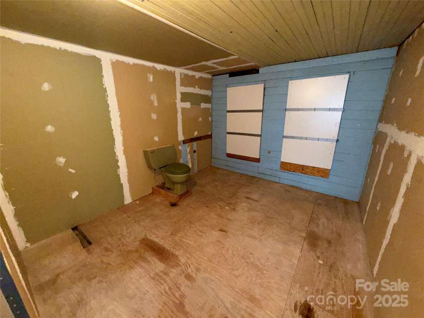 1445 33rd Street, Hickory, NC 28602.  MLS# CAR4259520, YatesRealty ID 13102. 