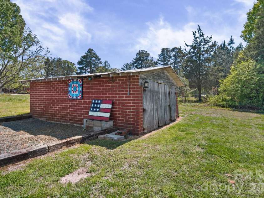 9215 Stokes Ferry Road, Salisbury, NC 28146.  MLS# CAR4369206, YatesRealty ID 13102. 