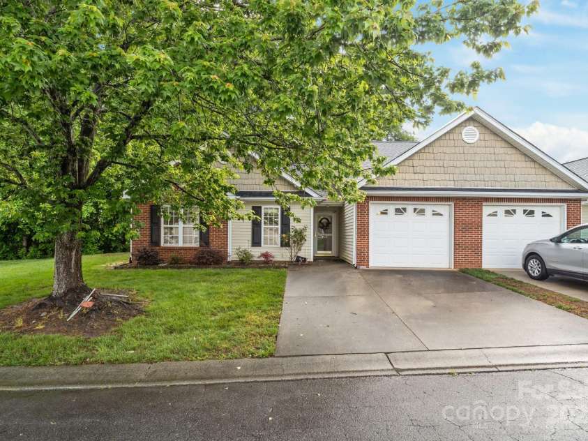 112 Dujon Court, Mount Holly, NC 28120.  MLS# CAR4258710, YatesRealty ID 13103. 