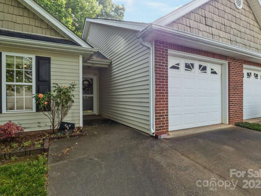 112 Dujon Court, Mount Holly, NC 28120.  MLS# CAR4258710, YatesRealty ID 13103. 