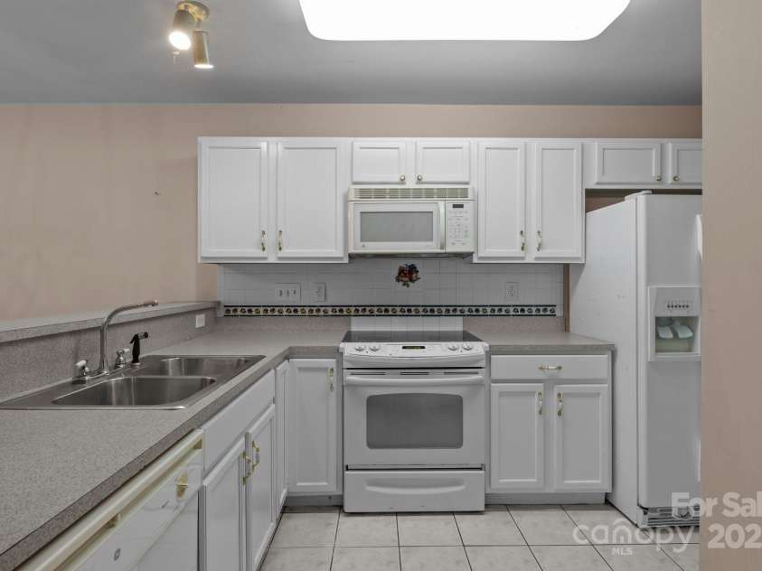 112 Dujon Court, Mount Holly, NC 28120.  MLS# CAR4258710, YatesRealty ID 13103. 