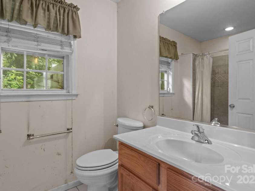 112 Dujon Court, Mount Holly, NC 28120.  MLS# CAR4258710, YatesRealty ID 13103. 