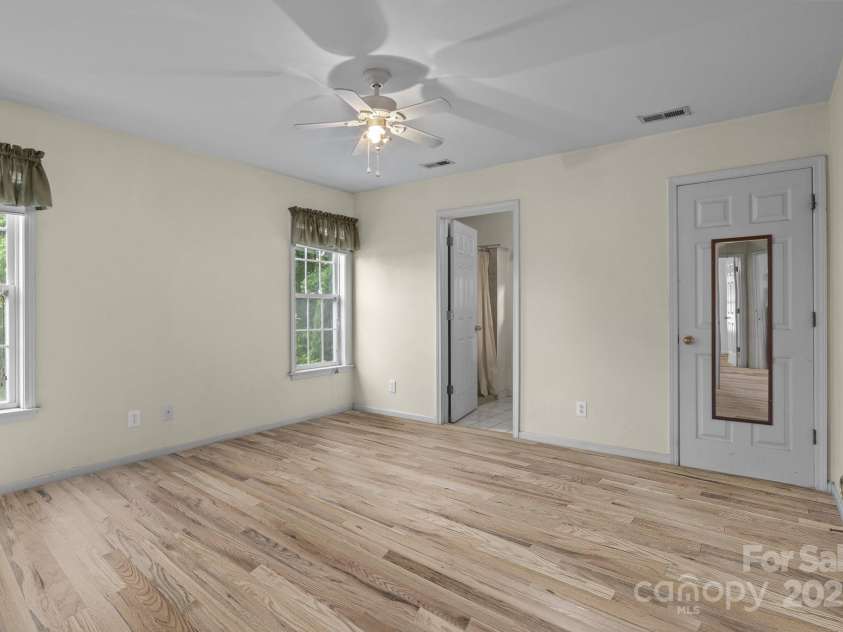 112 Dujon Court, Mount Holly, NC 28120.  MLS# CAR4258710, YatesRealty ID 13103. 