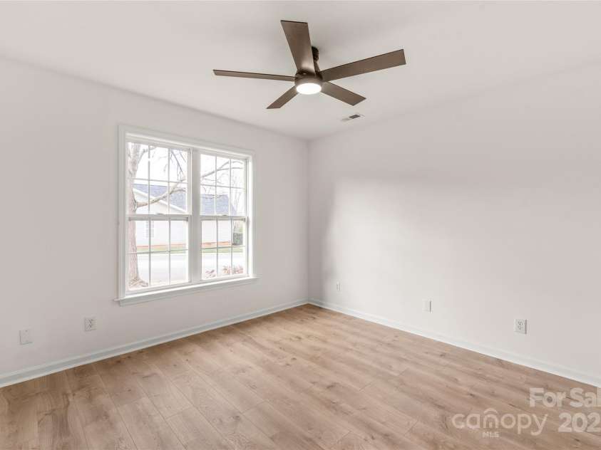 112 Dujon Court, Mount Holly, NC 28120.  MLS# CAR4325125, YatesRealty ID 13103. 