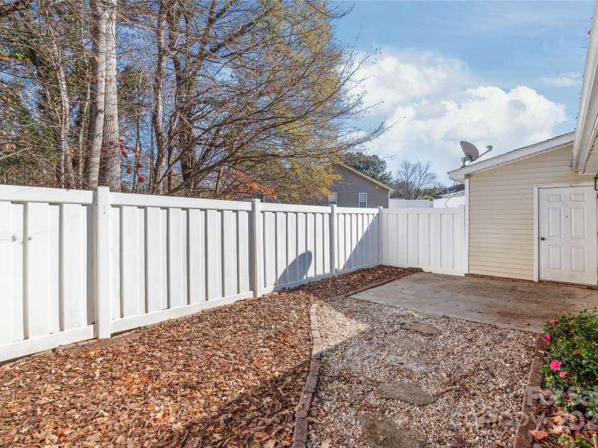 112 Dujon Court, Mount Holly, NC 28120.  MLS# CAR4325125, YatesRealty ID 13103. 