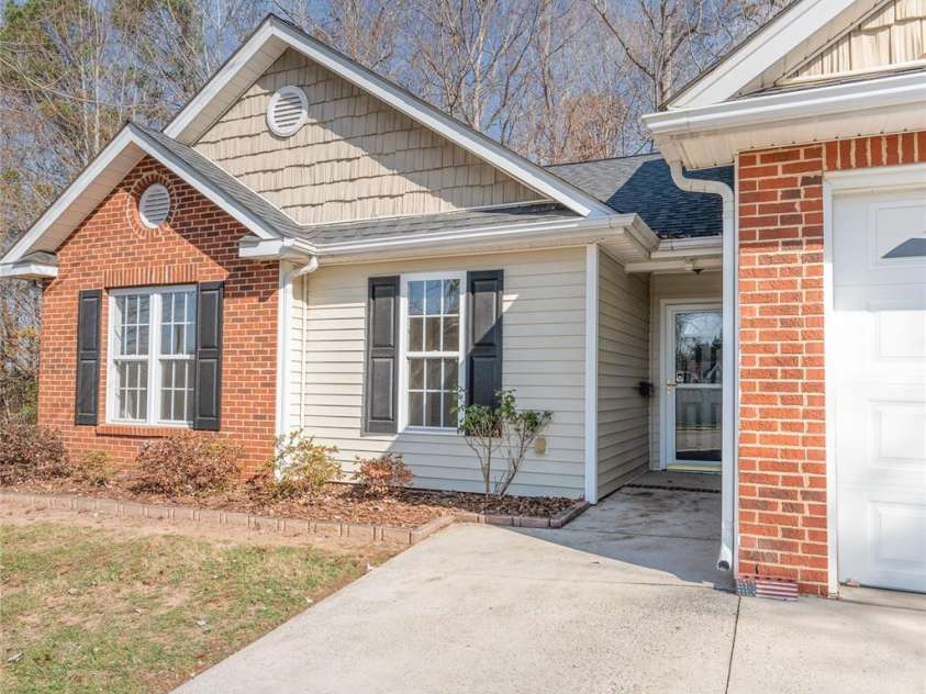 112 Dujon Court, Mount Holly, NC 28120.  MLS# CAR4325125, YatesRealty ID 13103. 
