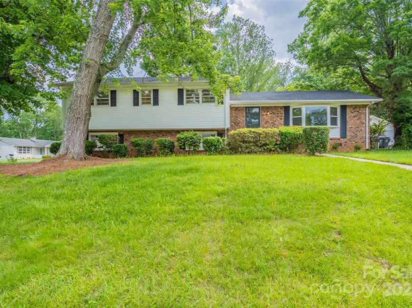 4601 Graham Road, Greensboro, NC 27410.  MLS# CAR4259613, YatesRealty ID 13104. 