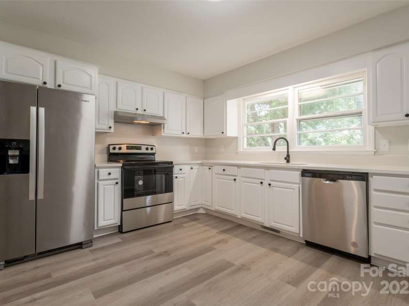 4601 Graham Road, Greensboro, NC 27410.  MLS# CAR4259613, YatesRealty ID 13104. 