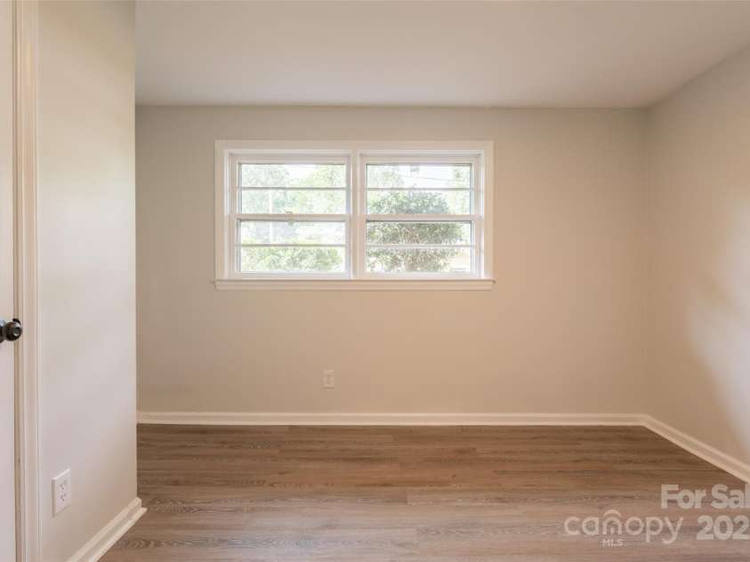 4601 Graham Road, Greensboro, NC 27410.  MLS# CAR4259613, YatesRealty ID 13104. 