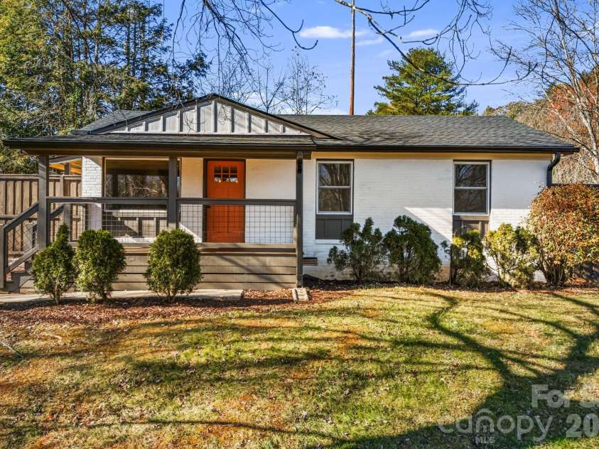 95 Loeb Drive, Brevard, NC 28712.  MLS# CAR4320988, YatesRealty ID 13104. 
