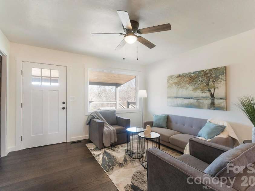 95 Loeb Drive, Brevard, NC 28712.  MLS# CAR4320988, YatesRealty ID 13104. 