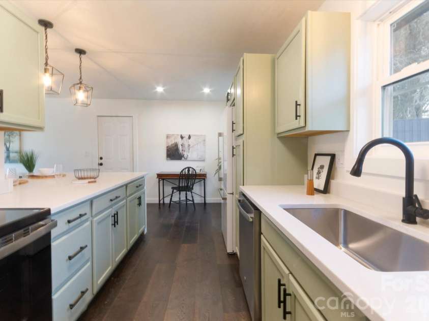 95 Loeb Drive, Brevard, NC 28712.  MLS# CAR4320988, YatesRealty ID 13104. 