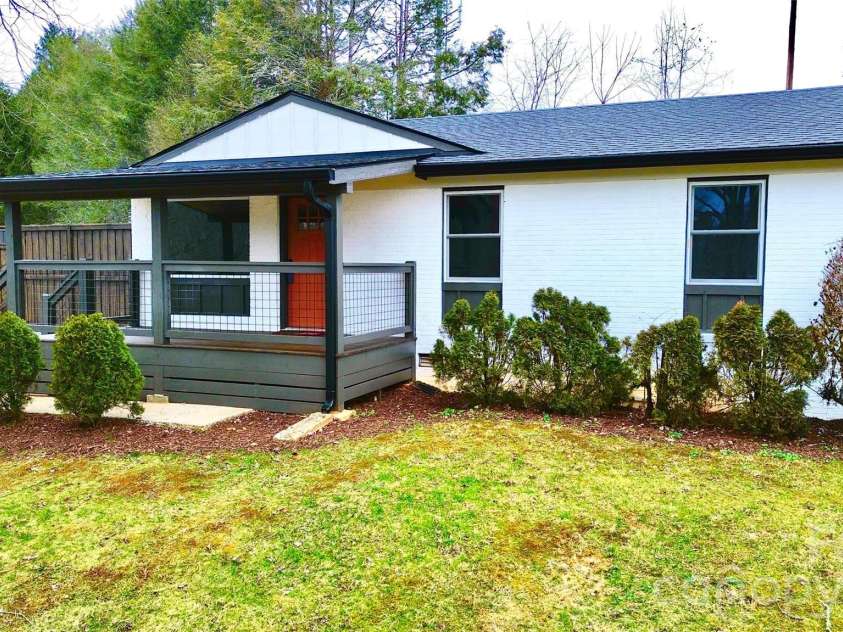 95 Loeb Drive, Brevard, NC 28712.  MLS# CAR4320988, YatesRealty ID 13104. 