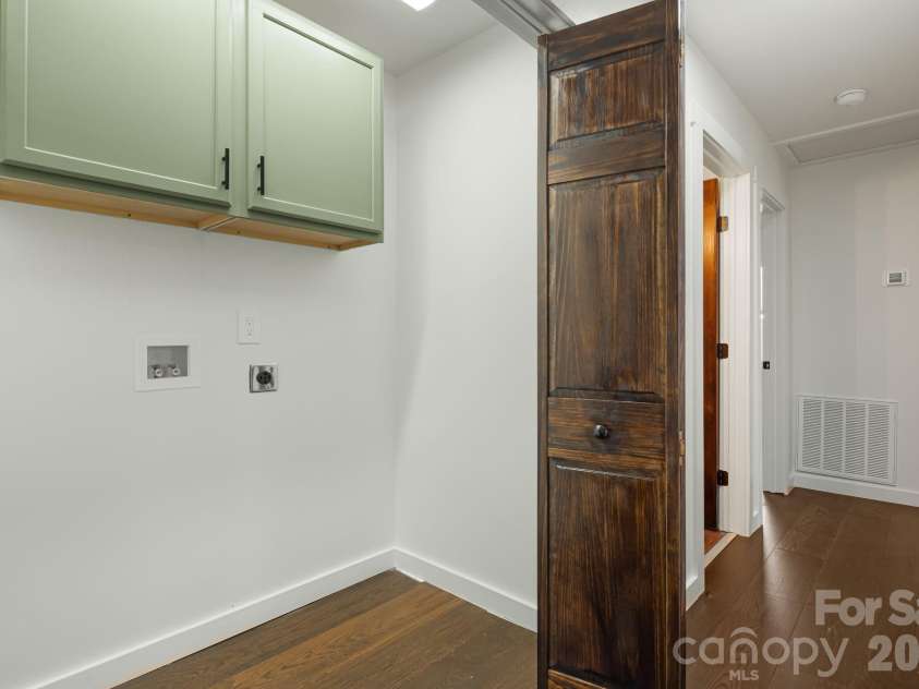 95 Loeb Drive, Brevard, NC 28712.  MLS# CAR4320988, YatesRealty ID 13104. Laundry Area/Pantry