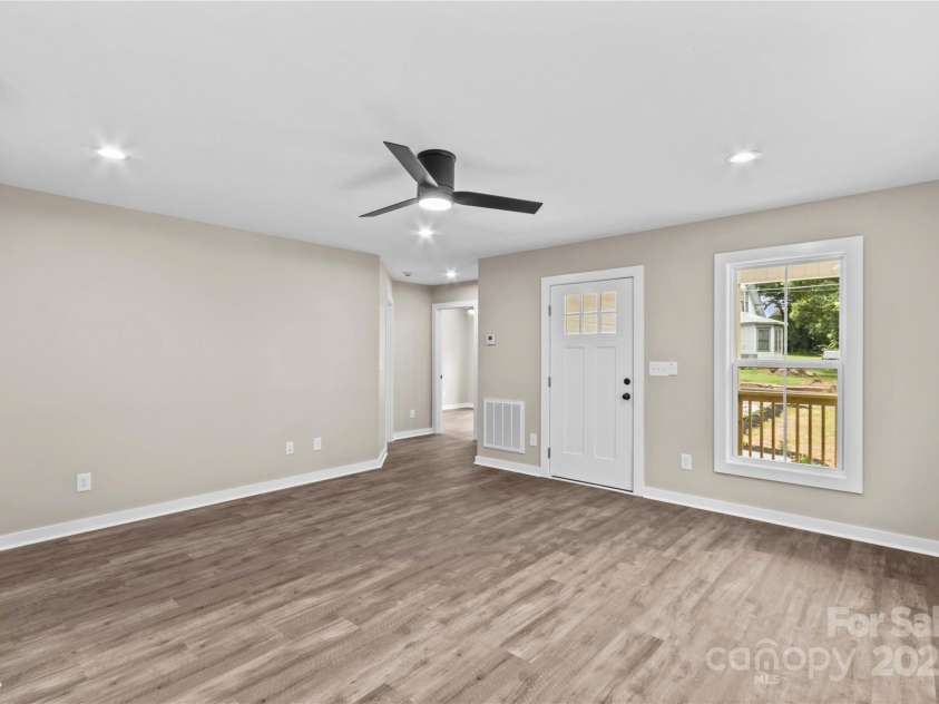 626 Bell Street, Statesville, NC 28677.  MLS# CAR4258505, YatesRealty ID 13105. 