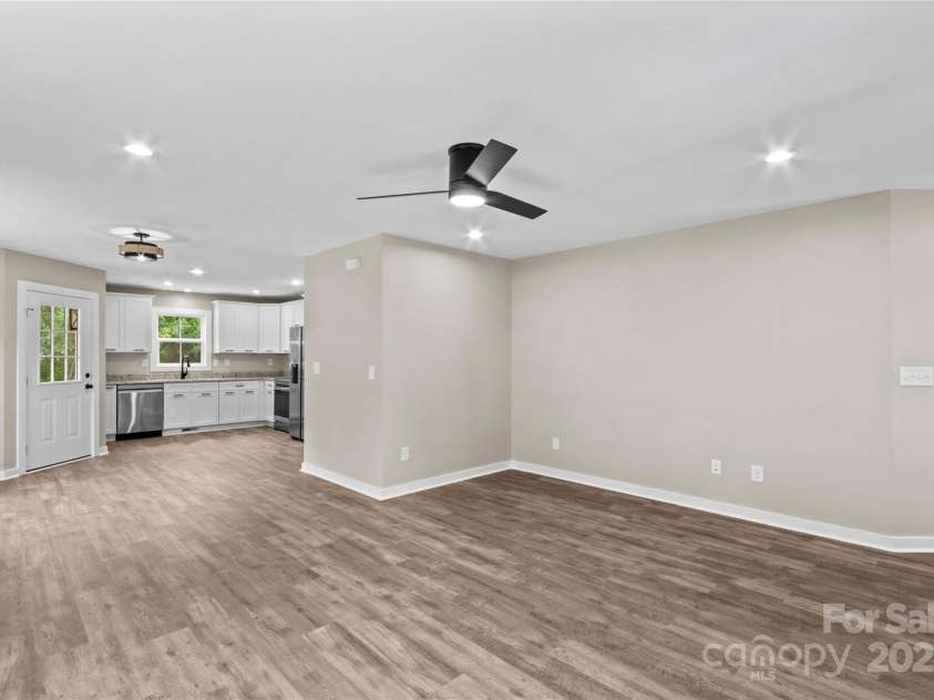 626 Bell Street, Statesville, NC 28677.  MLS# CAR4258505, YatesRealty ID 13105. 