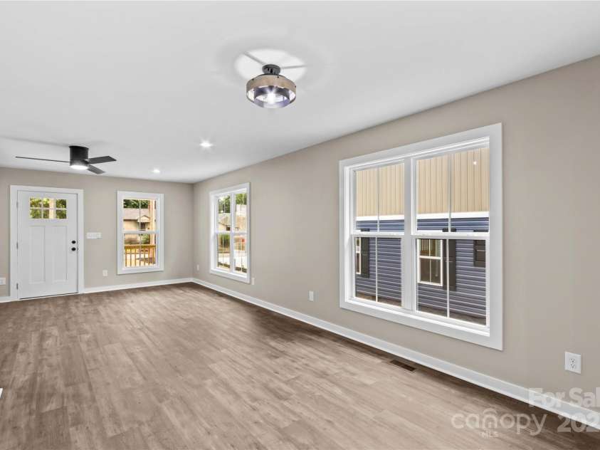 626 Bell Street, Statesville, NC 28677.  MLS# CAR4258505, YatesRealty ID 13105. 