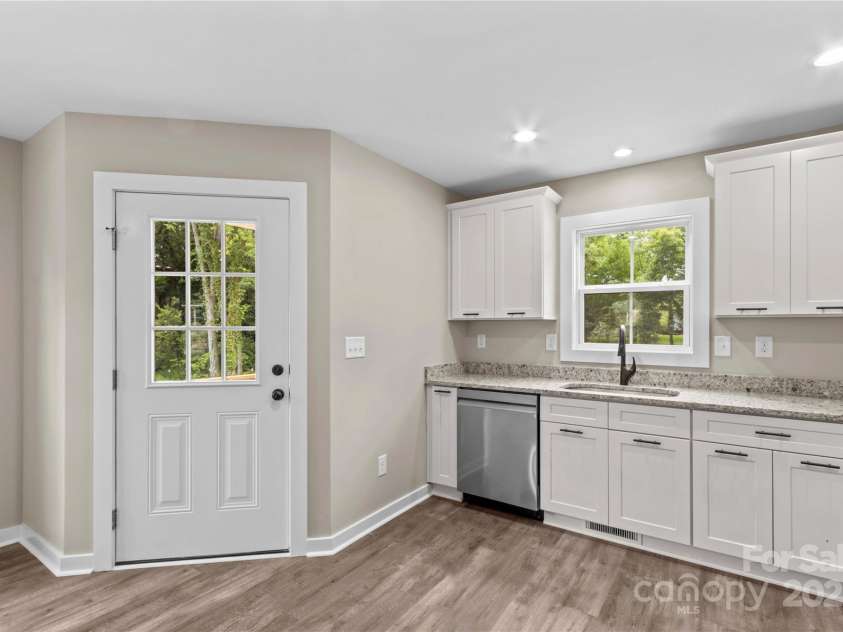 626 Bell Street, Statesville, NC 28677.  MLS# CAR4258505, YatesRealty ID 13105. 