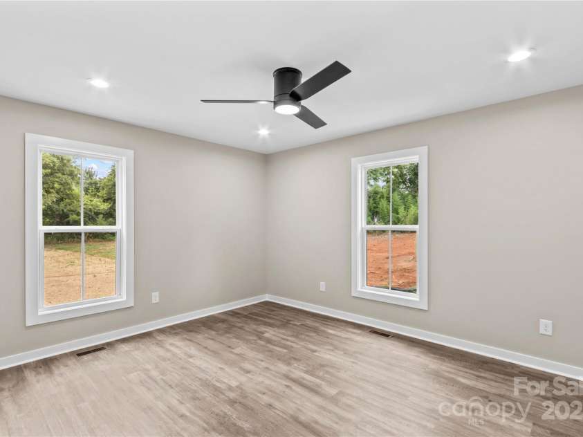 626 Bell Street, Statesville, NC 28677.  MLS# CAR4258505, YatesRealty ID 13105. 