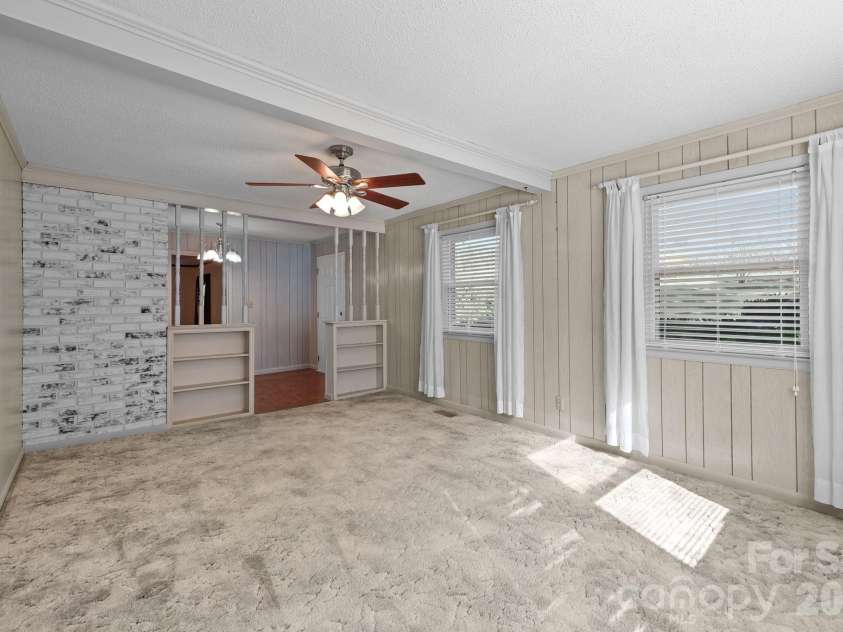 945 Alvin Hough Road, Midland, NC 28107.  MLS# CAR4309237, YatesRealty ID 13105. Family room