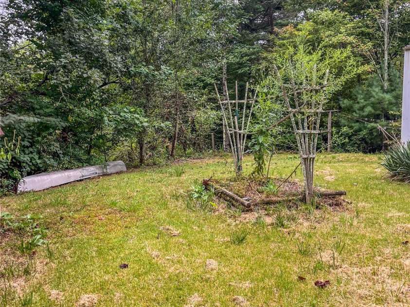 17 Howell Road, Brevard, NC 28712.  MLS# CAR4259559, YatesRealty ID 13107. 