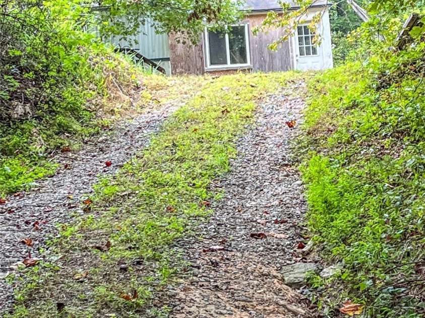 17 Howell Road, Brevard, NC 28712.  MLS# CAR4259559, YatesRealty ID 13107. 