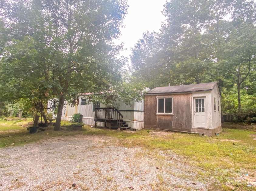 17 Howell Road, Brevard, NC 28712.  MLS# CAR4259559, YatesRealty ID 13107. 