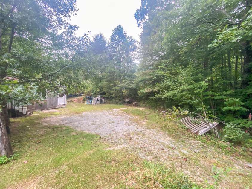 17 Howell Road, Brevard, NC 28712.  MLS# CAR4259559, YatesRealty ID 13107. 