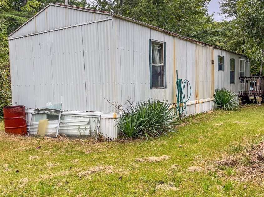 17 Howell Road, Brevard, NC 28712.  MLS# CAR4259559, YatesRealty ID 13107. 