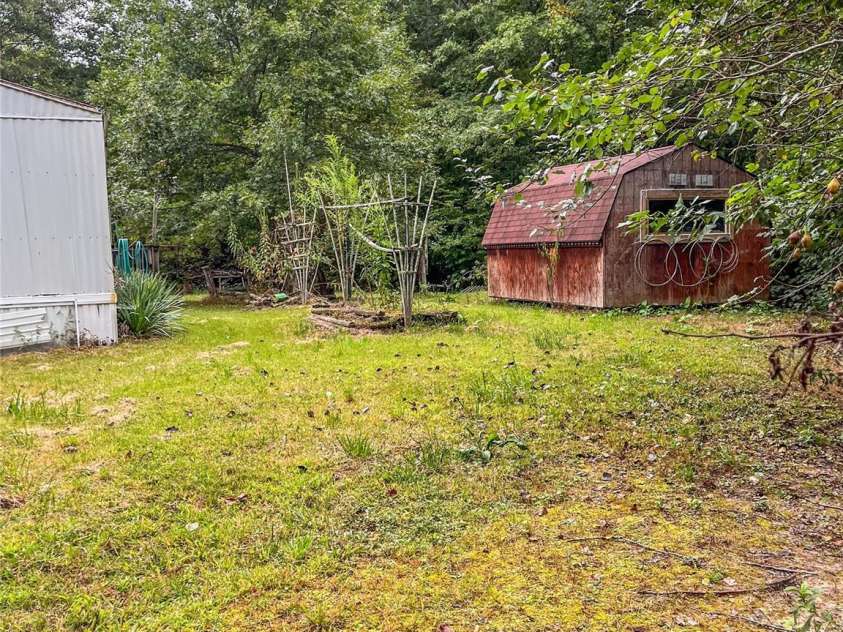 17 Howell Road, Brevard, NC 28712.  MLS# CAR4259559, YatesRealty ID 13107. 