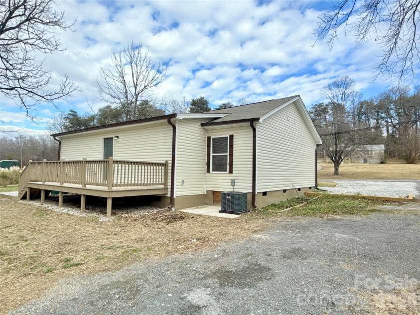 706 Salisbury Avenue, Salisbury, NC 28146.  MLS# CAR4340176, YatesRealty ID 13107. 