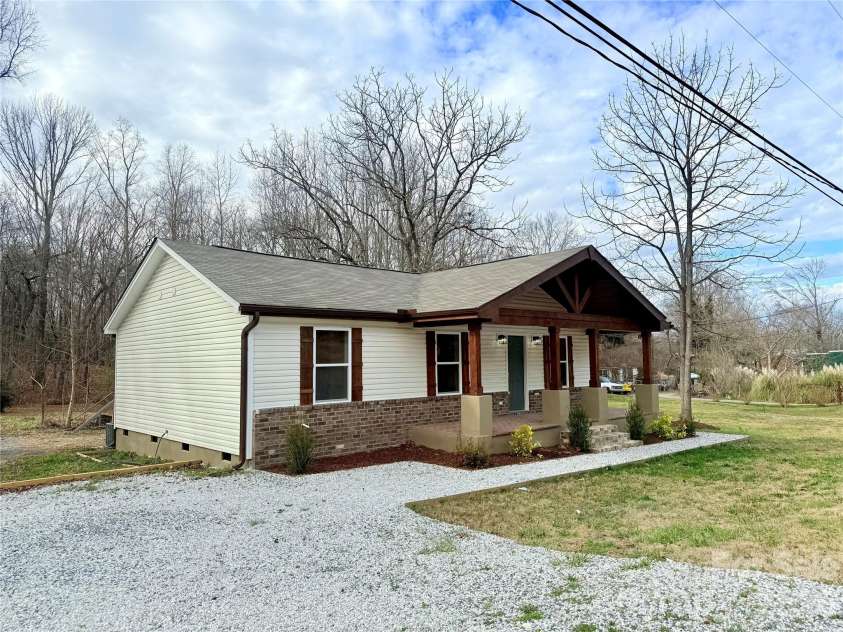 706 Salisbury Avenue, Salisbury, NC 28146.  MLS# CAR4340176, YatesRealty ID 13107. 