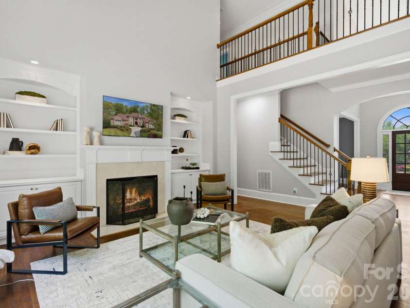 7004 Camrose Crossing Lane, Matthews, NC 28104.  MLS# CAR4367901, YatesRealty ID 13108. 