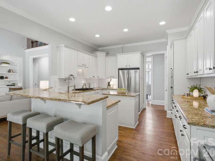 7004 Camrose Crossing Lane, Matthews, NC 28104.  MLS# CAR4367901, YatesRealty ID 13108. 