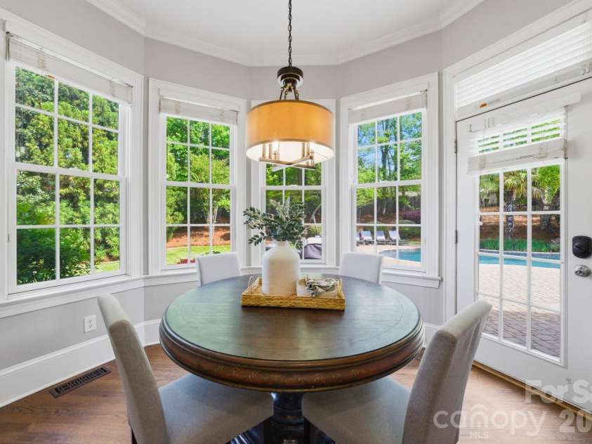 7004 Camrose Crossing Lane, Matthews, NC 28104.  MLS# CAR4367901, YatesRealty ID 13108. 