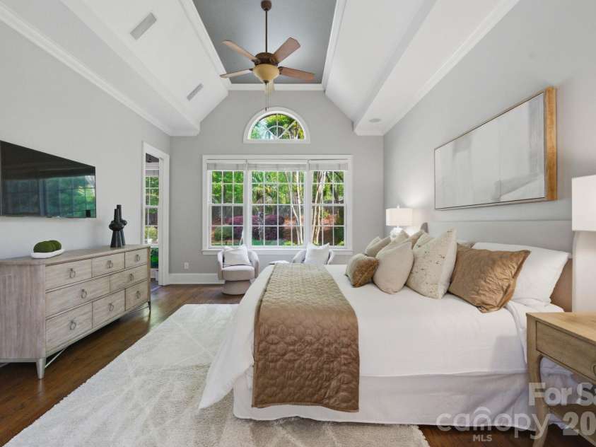 7004 Camrose Crossing Lane, Matthews, NC 28104.  MLS# CAR4367901, YatesRealty ID 13108. 