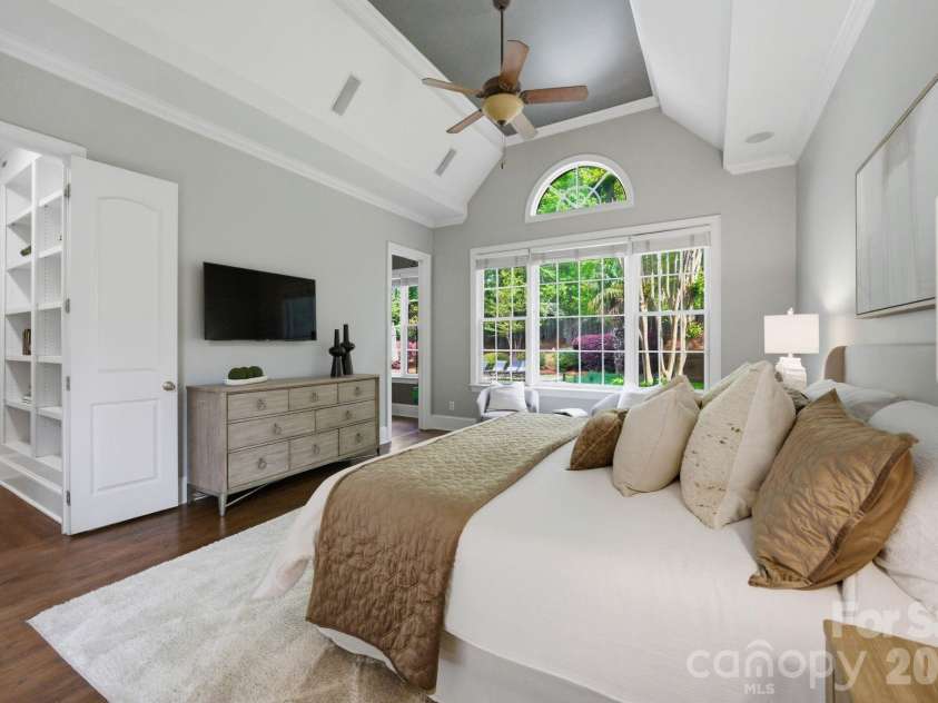 7004 Camrose Crossing Lane, Matthews, NC 28104.  MLS# CAR4367901, YatesRealty ID 13108. 