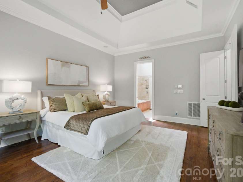 7004 Camrose Crossing Lane, Matthews, NC 28104.  MLS# CAR4367901, YatesRealty ID 13108. 