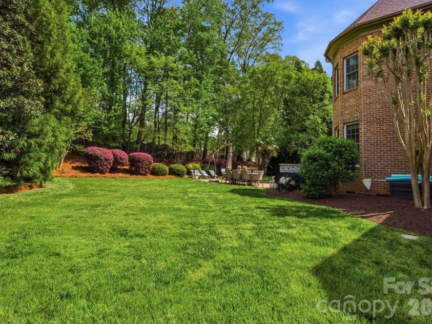 7004 Camrose Crossing Lane, Matthews, NC 28104.  MLS# CAR4367901, YatesRealty ID 13108. 