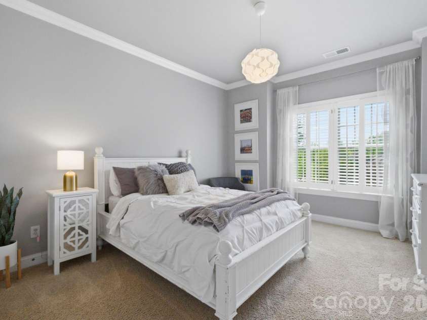 7004 Camrose Crossing Lane, Matthews, NC 28104.  MLS# CAR4367901, YatesRealty ID 13108. 