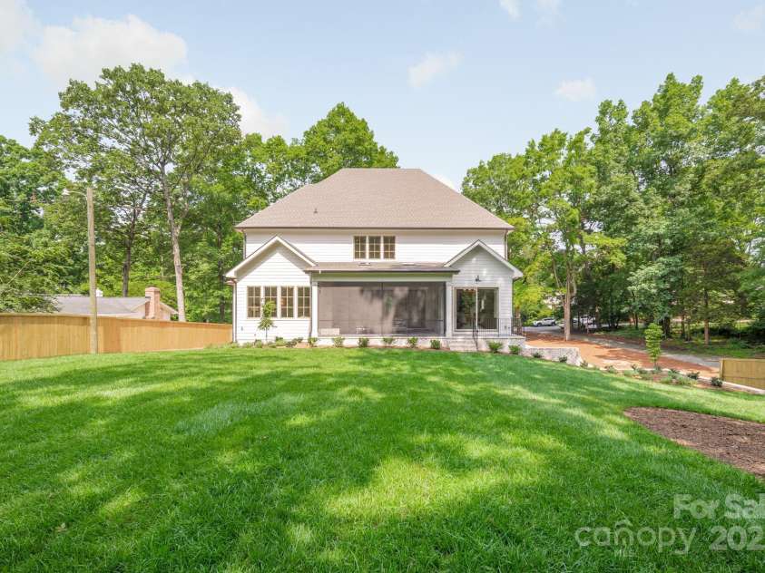 5601 Robinhood Road, Charlotte, NC 28211.  MLS# CAR4258800, YatesRealty ID 13109. Backyard view