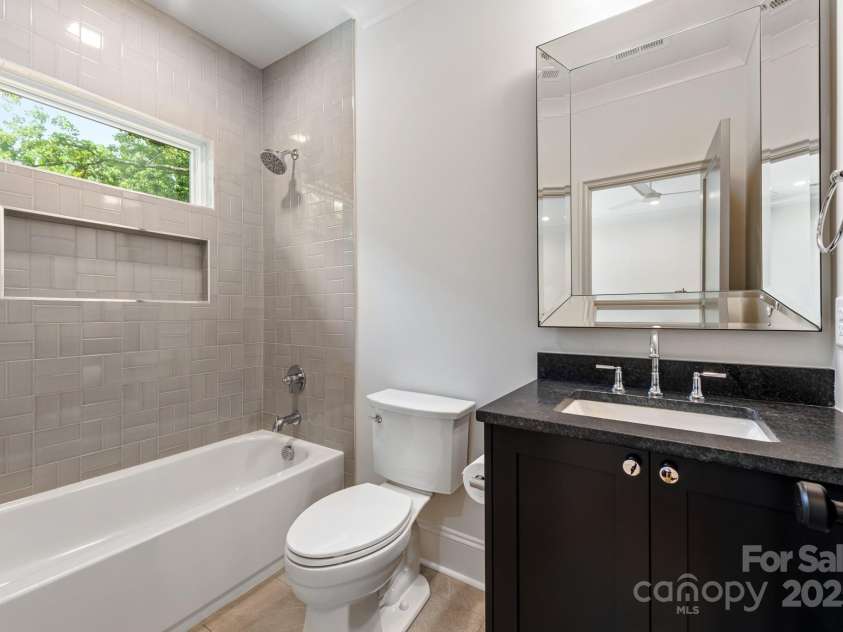 5601 Robinhood Road, Charlotte, NC 28211.  MLS# CAR4258800, YatesRealty ID 13109. Bath