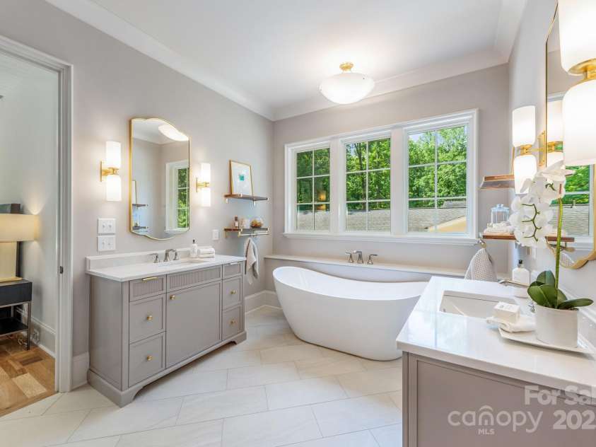 5601 Robinhood Road, Charlotte, NC 28211.  MLS# CAR4258800, YatesRealty ID 13109. Incredible spa bathroom