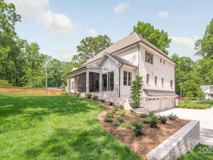 5601 Robinhood Road, Charlotte, NC 28211.  MLS# CAR4258800, YatesRealty ID 13109. Plenty of room in the backyard!