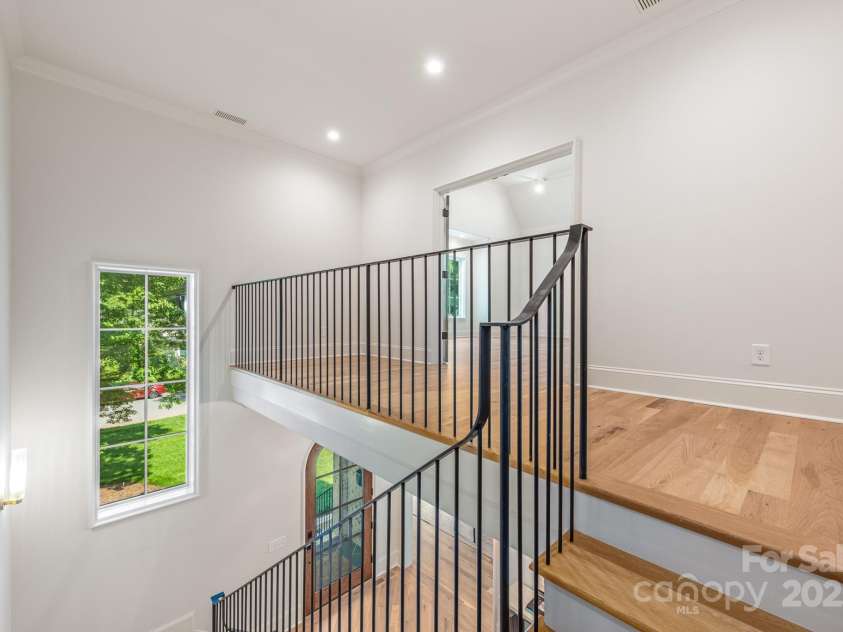 5601 Robinhood Road, Charlotte, NC 28211.  MLS# CAR4258800, YatesRealty ID 13109. Upstairs looking back at the front door and into the Bonus Room