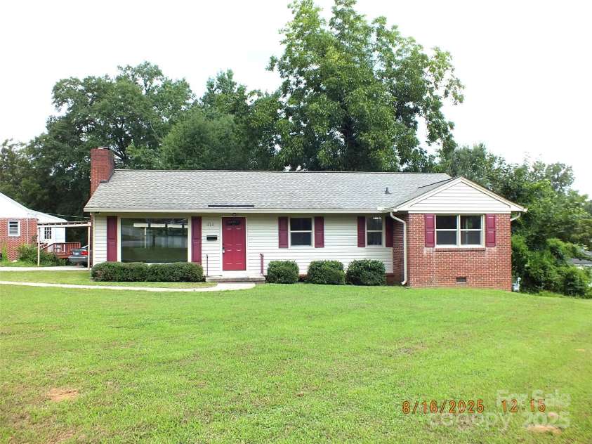 414 Springs Street, Lancaster, SC 29720.  MLS# CAR4293071, YatesRealty ID 1311. 
